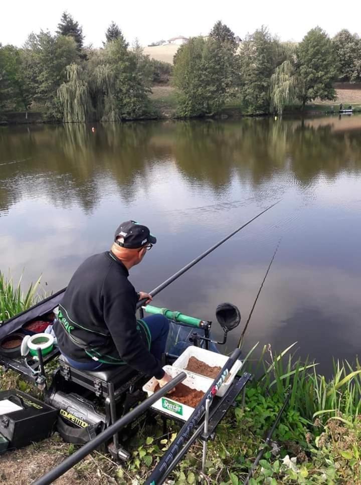 Camping Hurongues Pomeys Zewnętrze zdjęcie