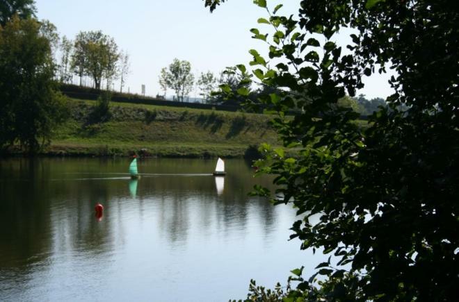 Camping Hurongues Pomeys Zewnętrze zdjęcie
